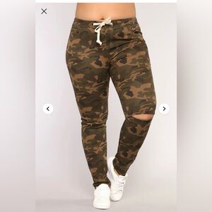 Fashion Nova Women's Camo Joggers in Olive/Brown